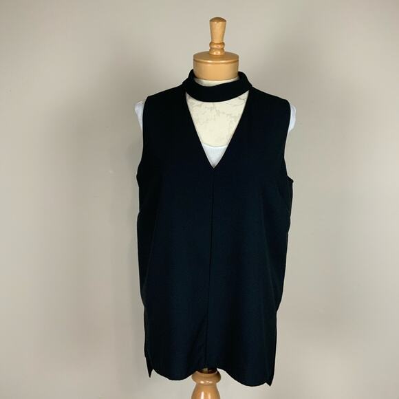 Adrienne Sleeveless Top w/ Cutout Black Size L - Picture 4 of 12